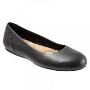 Softwalk Sonoma Ballet Flat in Black Size 7.5M